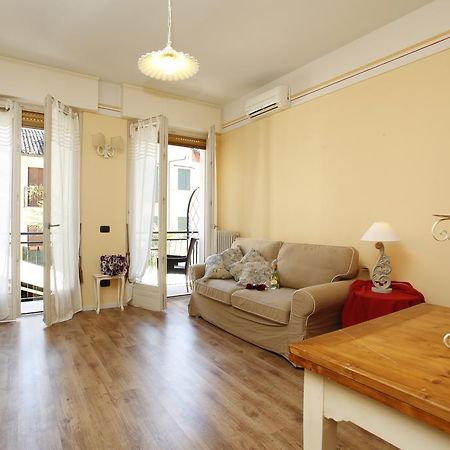 Appartamenti Piazza Umberto I Торрі-дель-Бенако Номер фото