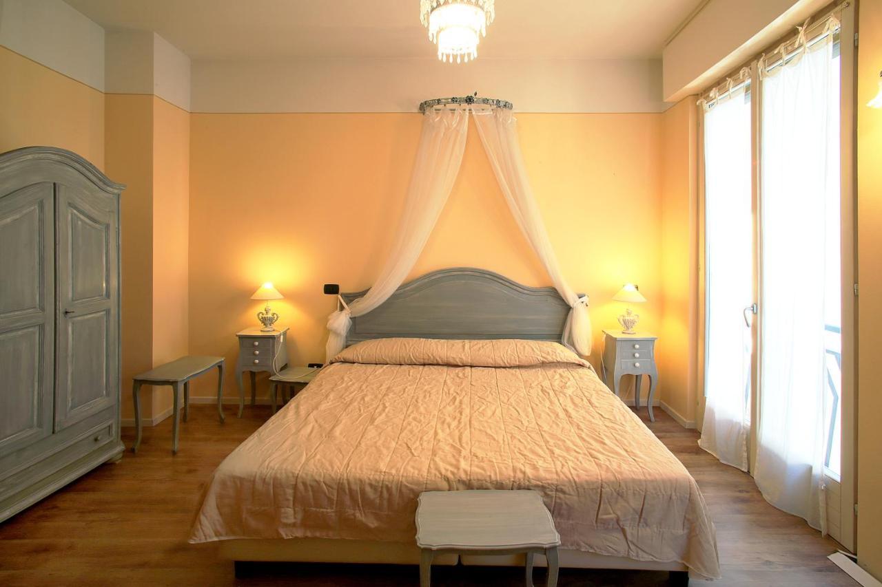 Appartamenti Piazza Umberto I Торрі-дель-Бенако Екстер'єр фото