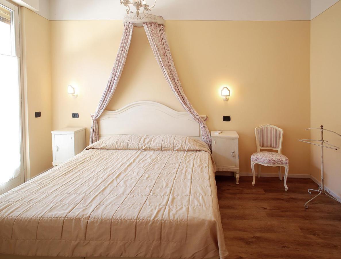 Appartamenti Piazza Umberto I Торрі-дель-Бенако Екстер'єр фото
