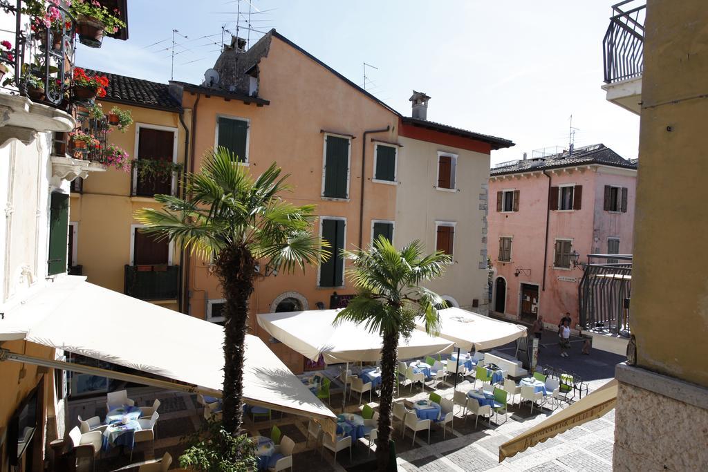 Appartamenti Piazza Umberto I Торрі-дель-Бенако Номер фото