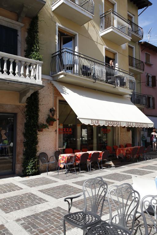 Appartamenti Piazza Umberto I Торрі-дель-Бенако Номер фото